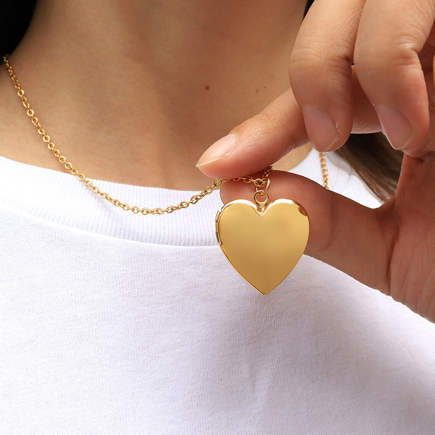 Wholesale Love Photo Box Pendant Opening and Closing Heart Pendant Clavicle Chain Neck Chain Titanium Steel Necklace